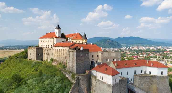  средневековый замок Паланок в Мукачево